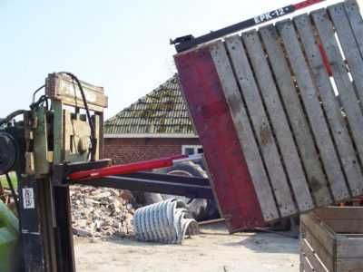 Răsturnător pentru containere cu înclinare frontală