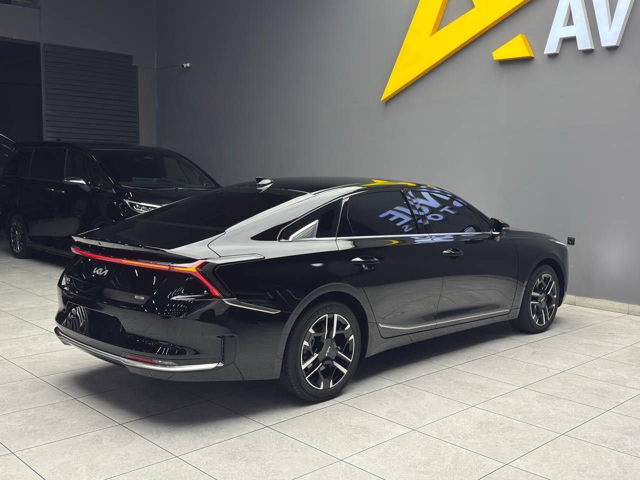 Продается новый , обновленный Kia K8
