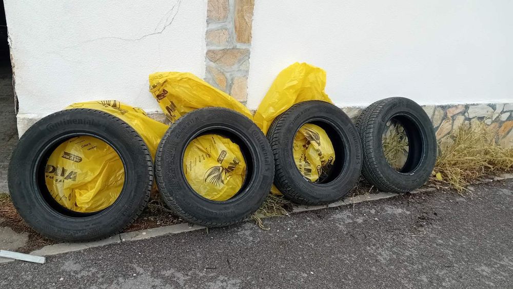 Зимни гуми Continental 225/65 R17 H – отлично състояние