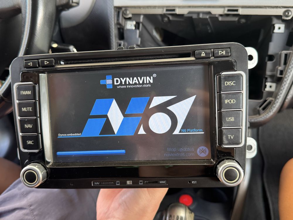 Продавам мултимедия Dynavin N6