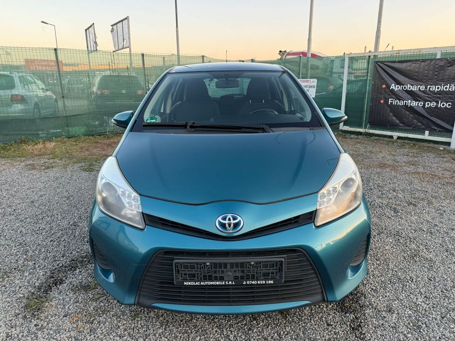Toyota Yaris 1,5 benzină +hybrid euro 5 An fabricație 2012