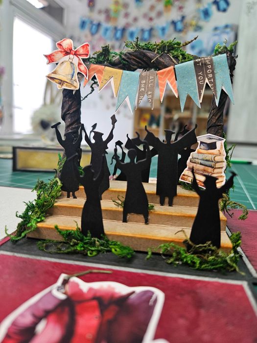 Експлодираща кутия за бал, абитуриент, дипломиране с място за пари