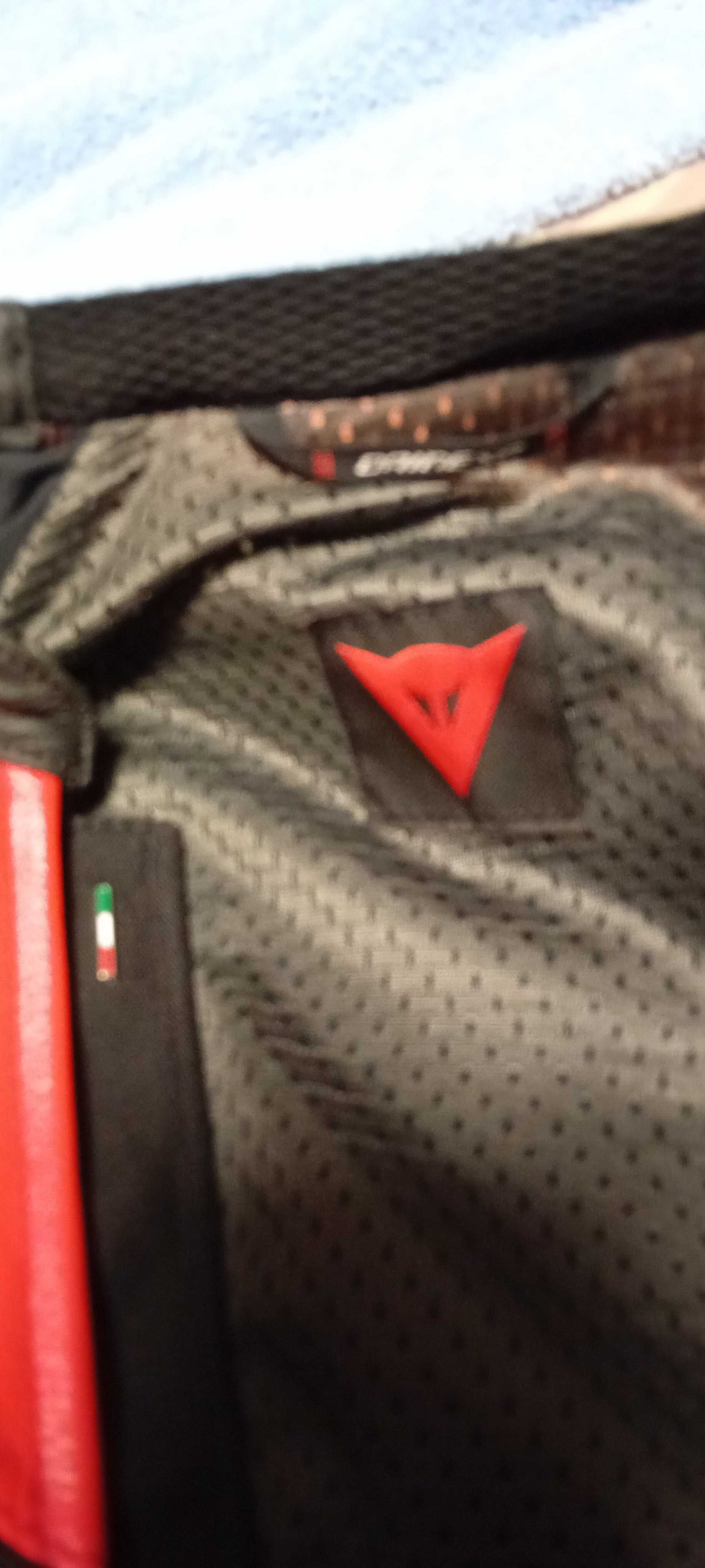 Яке за мотор Dainese