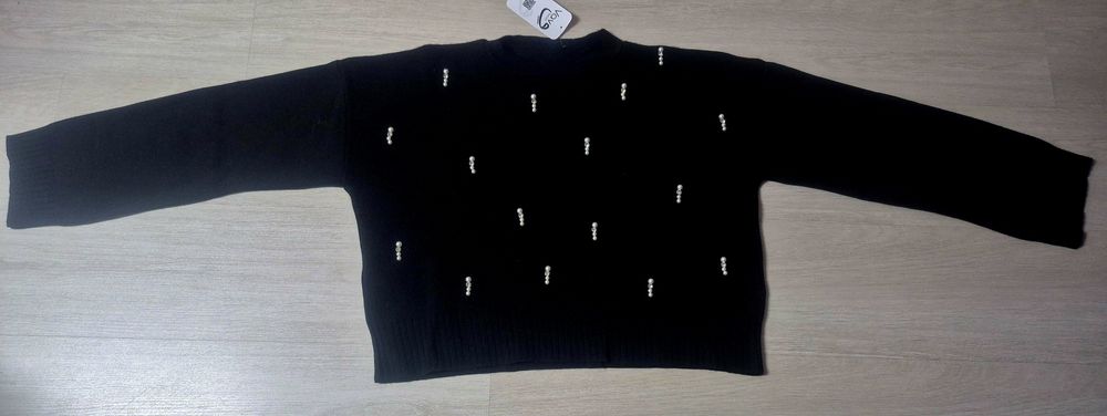 Plover negru dama  cu perle .