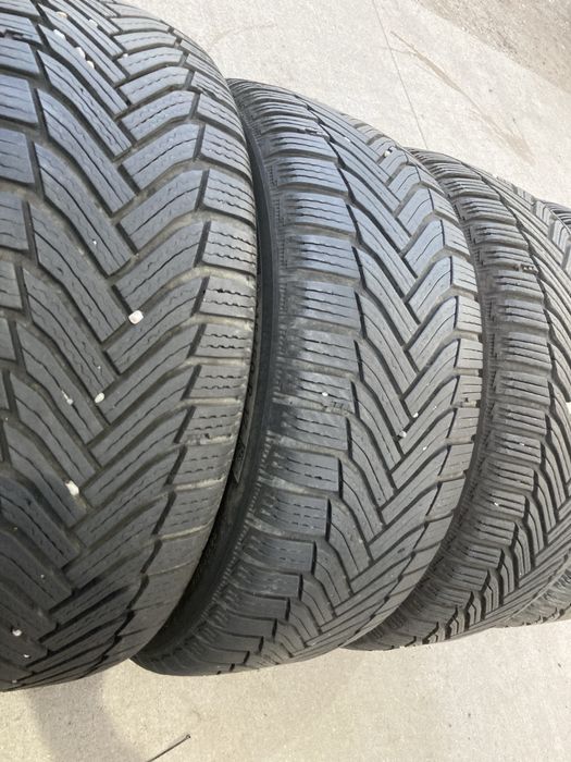 215/50/17 Michelin Alpin 6