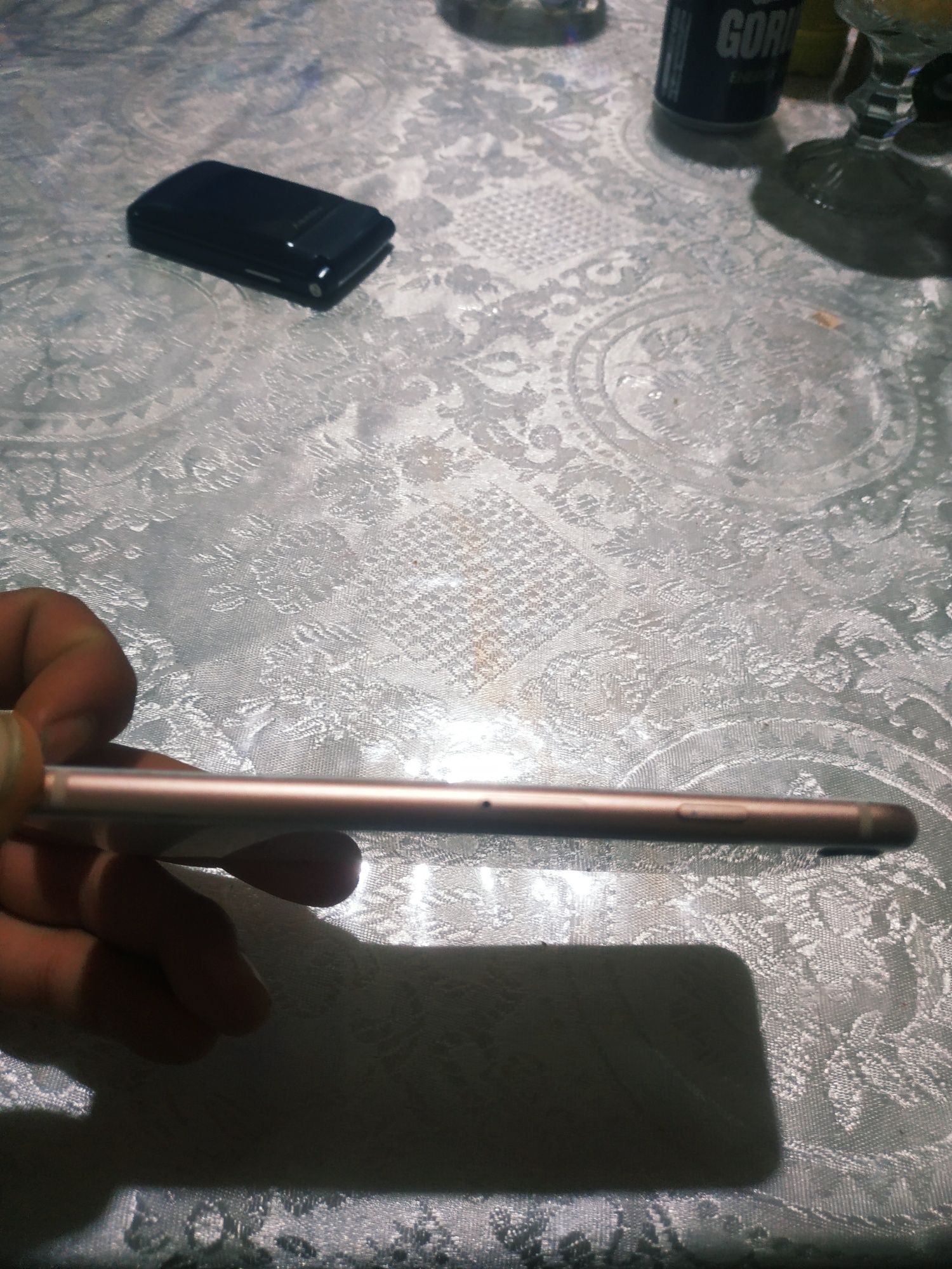 Iphone 8 qaymoq rang