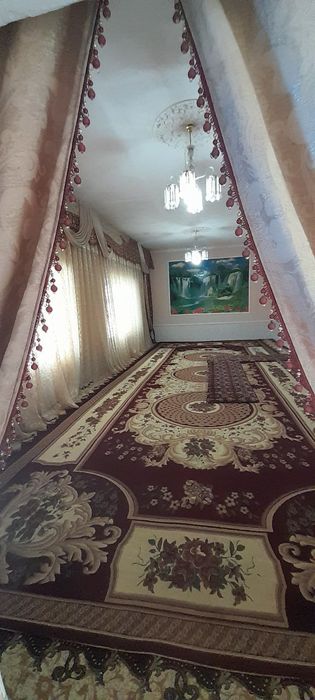 Hovli srochni sotiladi hamma joyi yaxshi