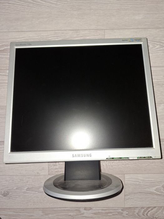 Отдам даром монитор