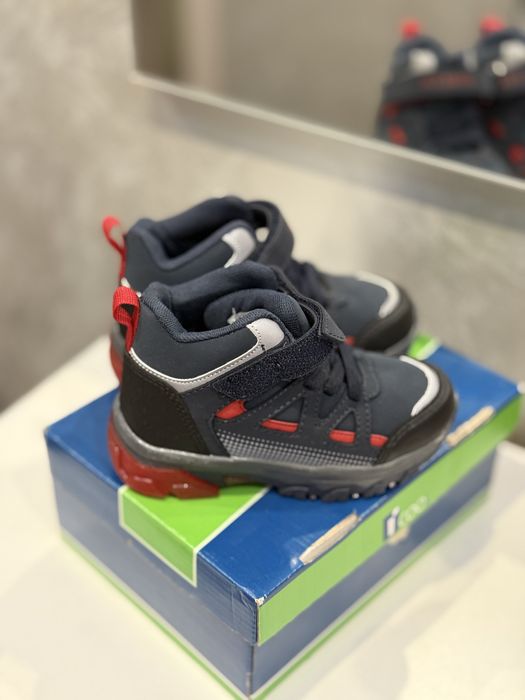 Боти Kinetix нови 24 номер