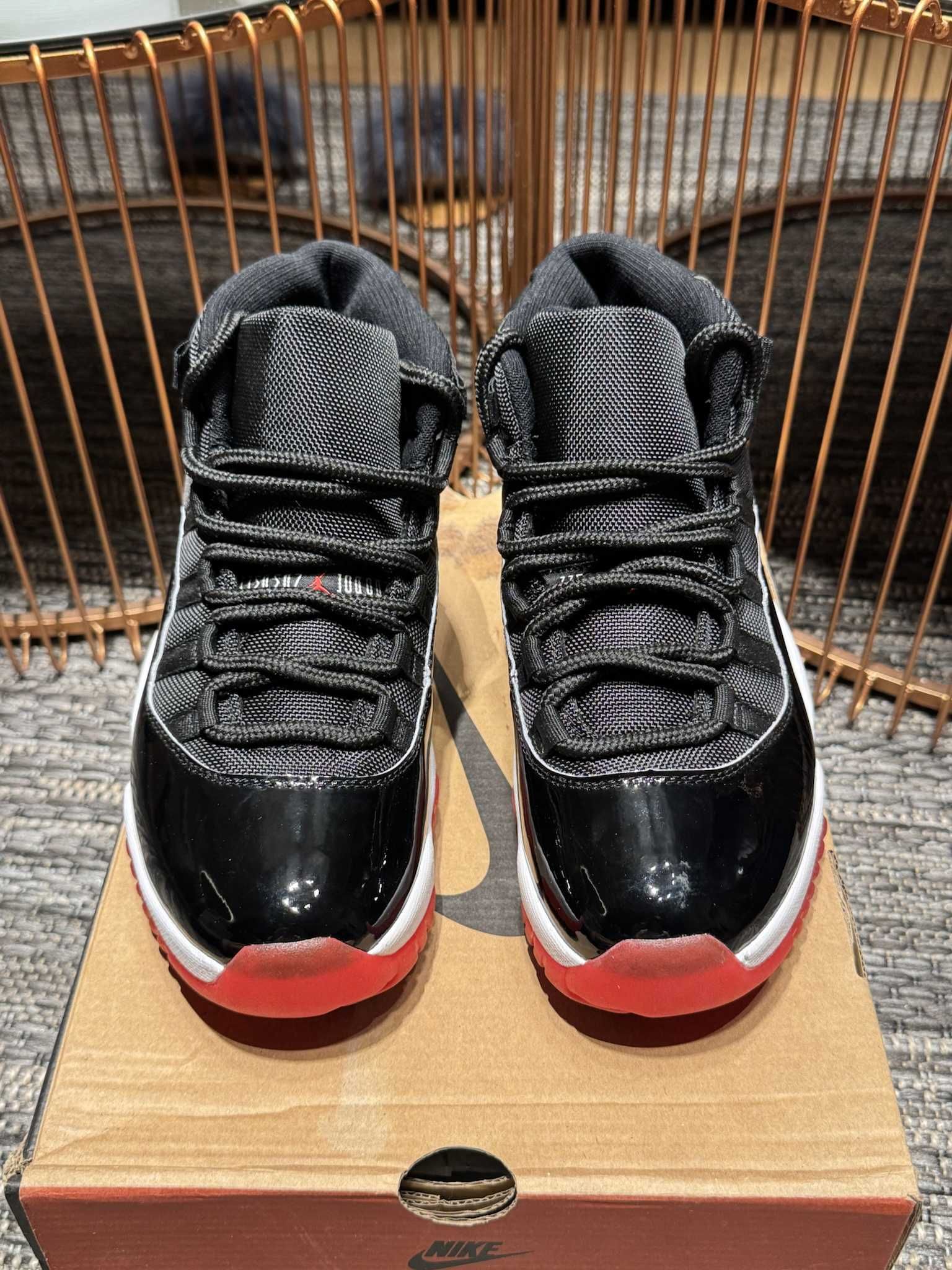 Jordan 11 Retro "Bred" 42.5EUR Мъжки Кецове + Кутия