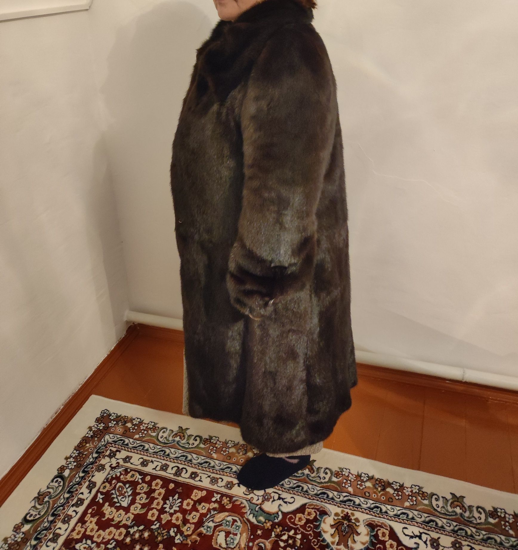 Продается шуба из натурального меха