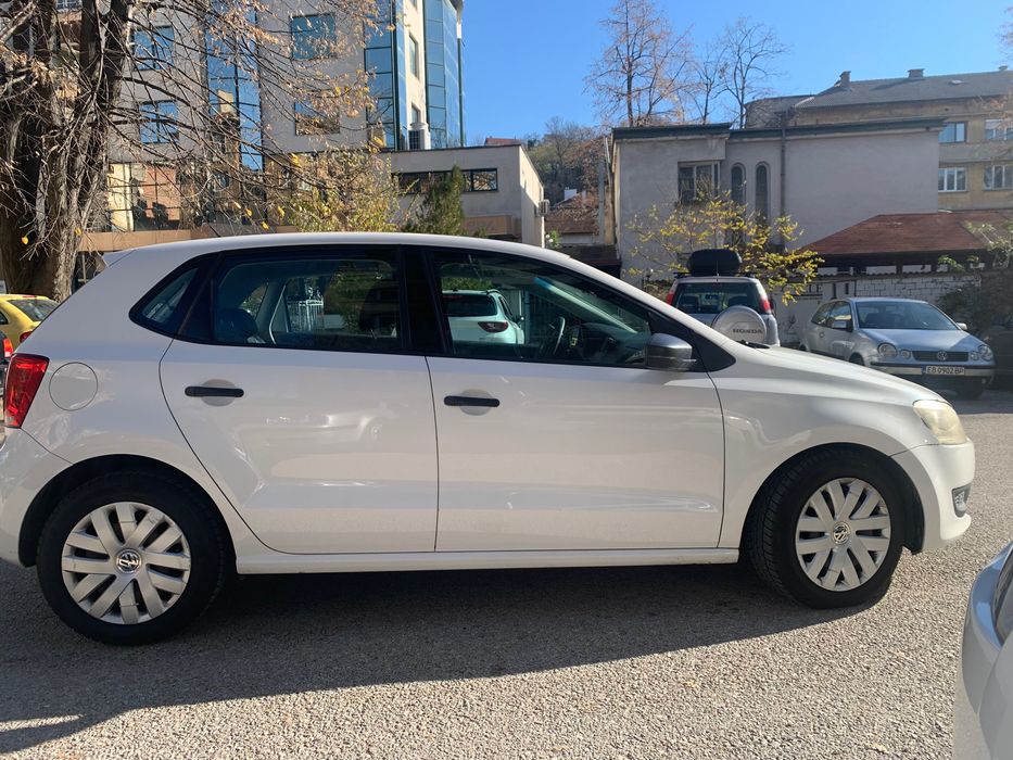 Продавам Фолцваген Поло 2011г.