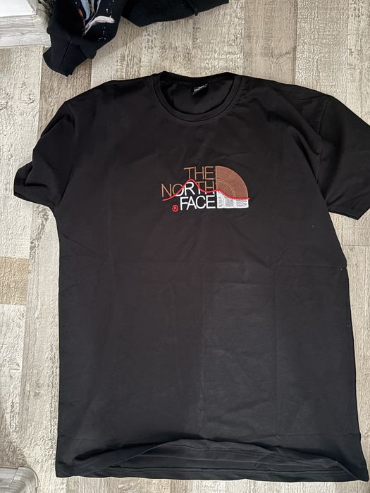 Tricouri unisex 30 de lei bucata lichidare de stoc