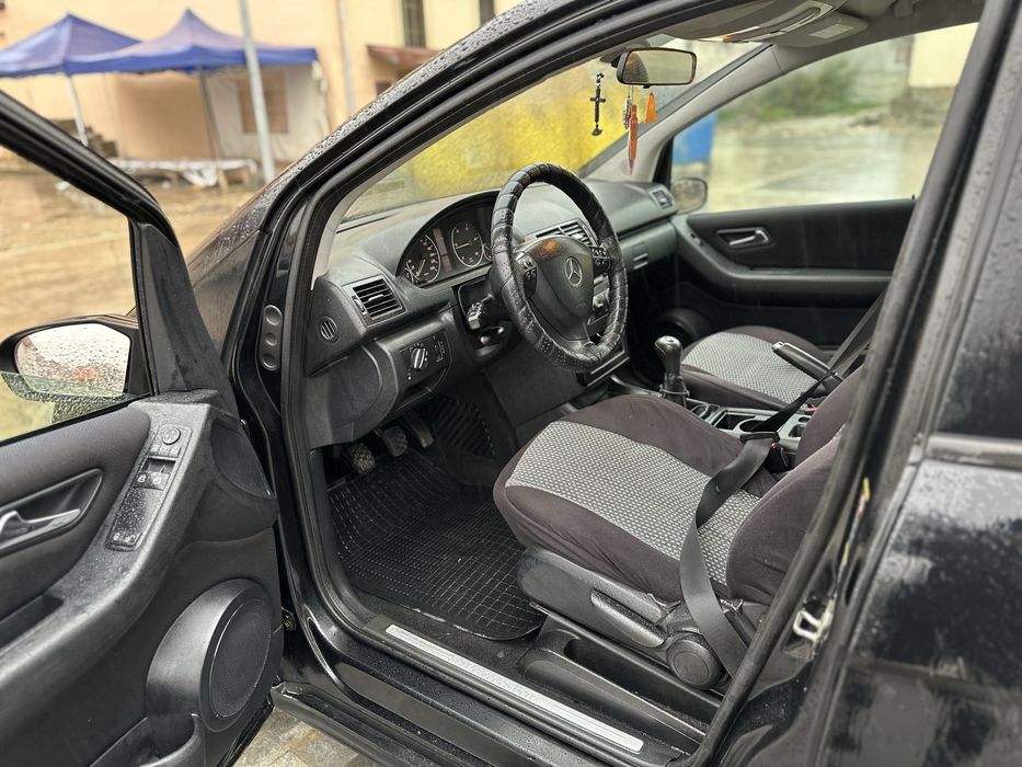 Vând Mercedes A Class