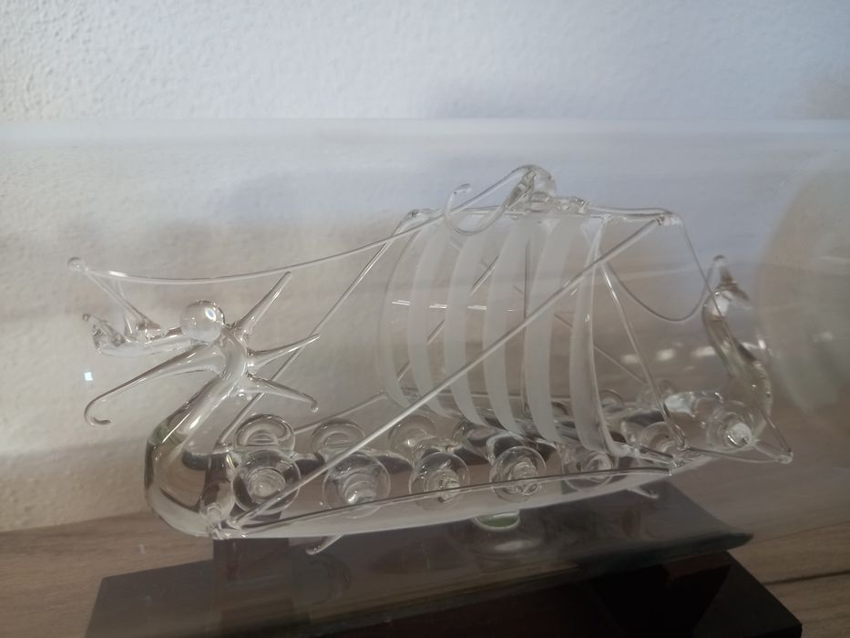 Corabie artizanala vikinga in sticla