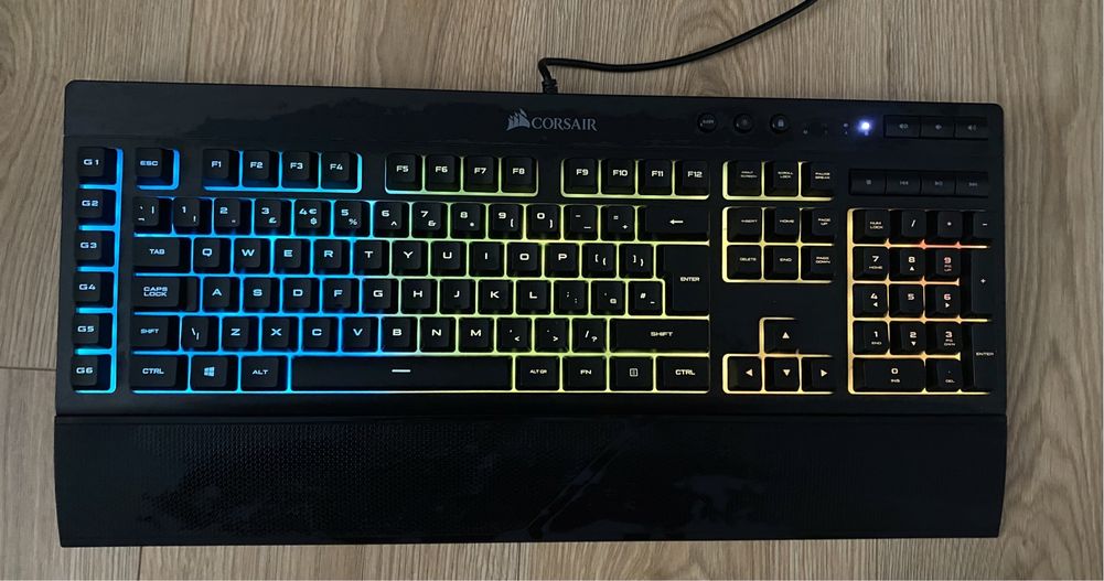 Corsair gaming k55