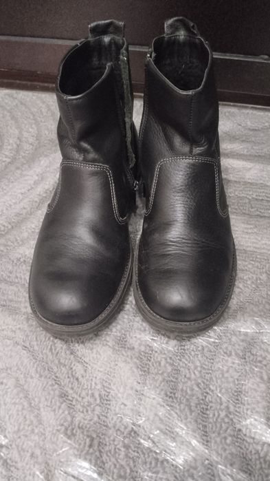 Продам обувь в отличном состояний