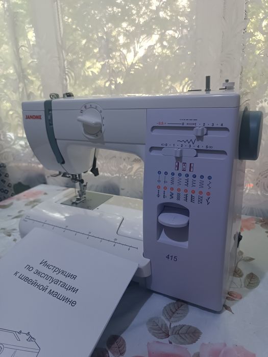 Швейная машина Janome