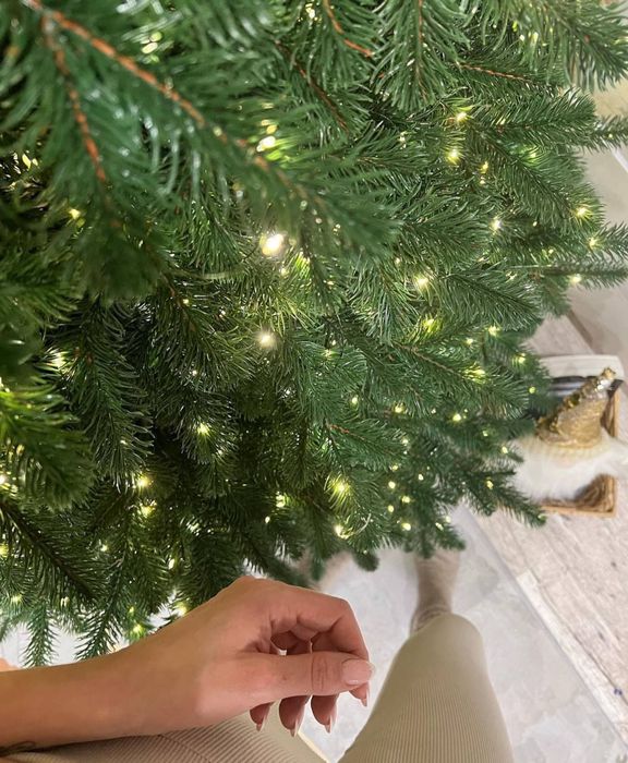 На ёлку гирлянда роса есть разные варианты и размеры