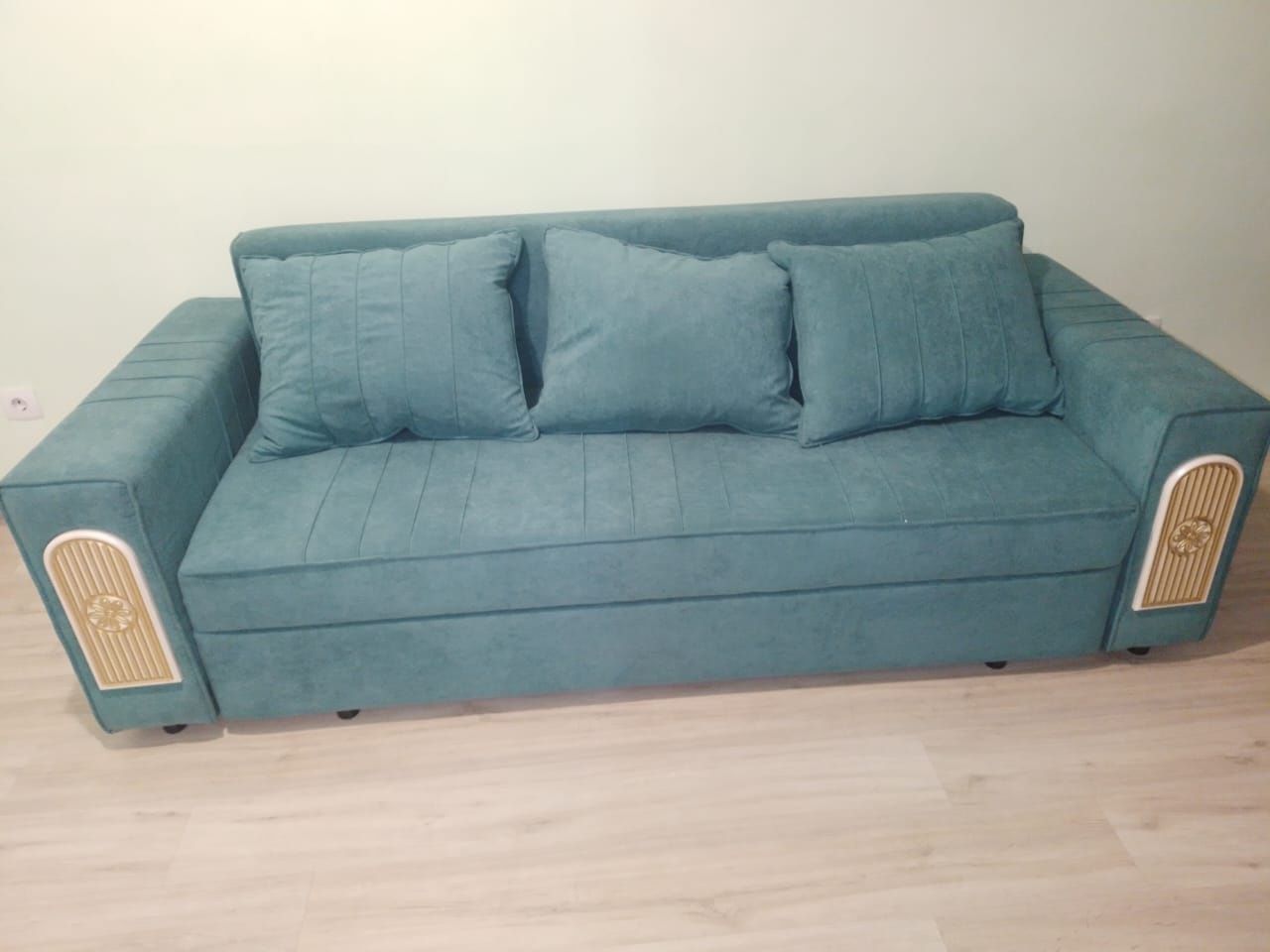 Новый диван, продам
