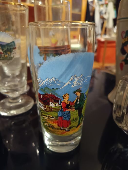 Чаши и халби за бира