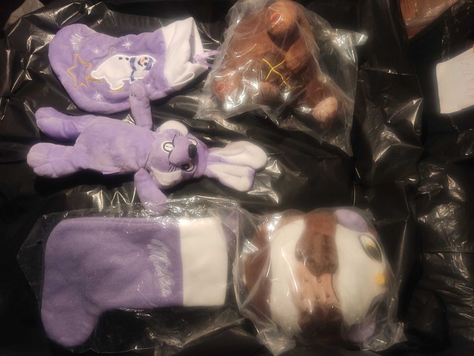 Рекламни Милка/Milka артикули- възглавничка, плючени играчки, чаши