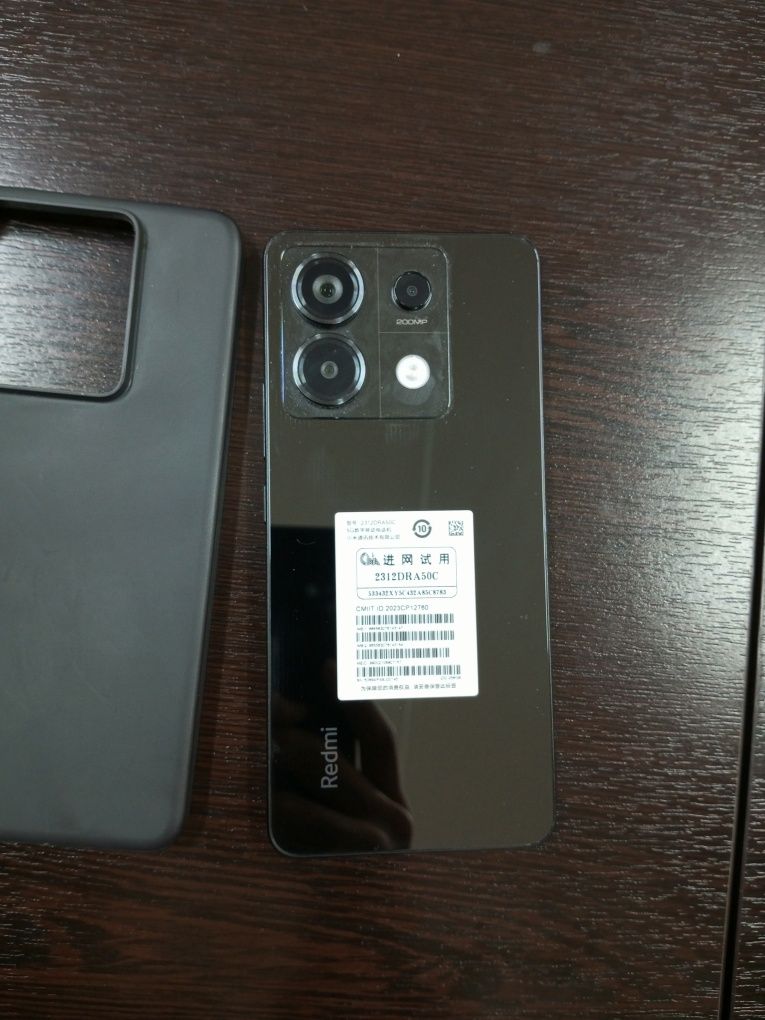 Redmi note 13 pro 5 g 256/8+8 hamma narsasi bor 200$ 3 oylik tilfon