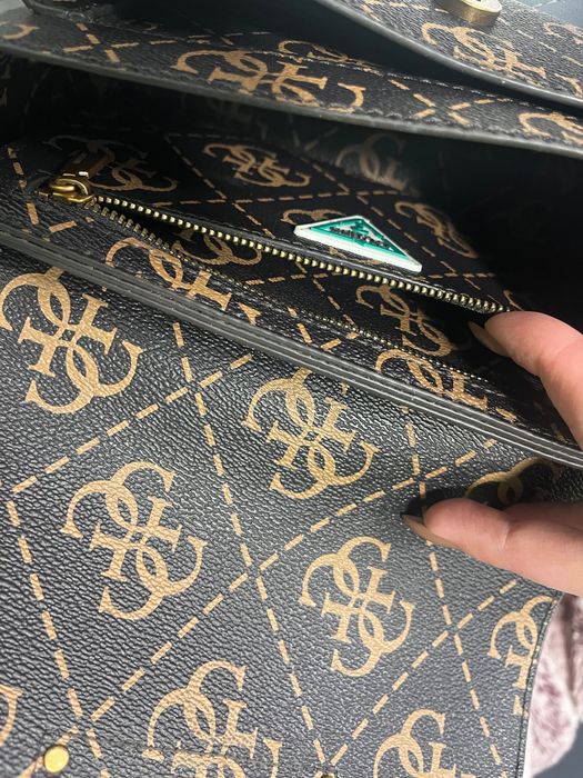 Дамска чанта Guess