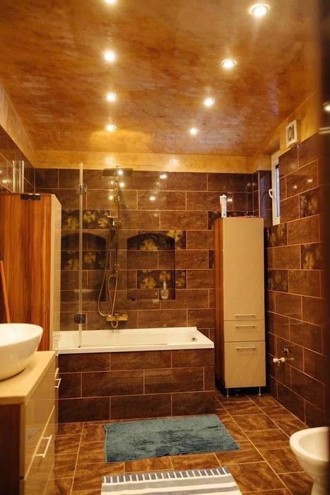 Casă spațioasă 6 dormitoare + casă tip A-Frame în