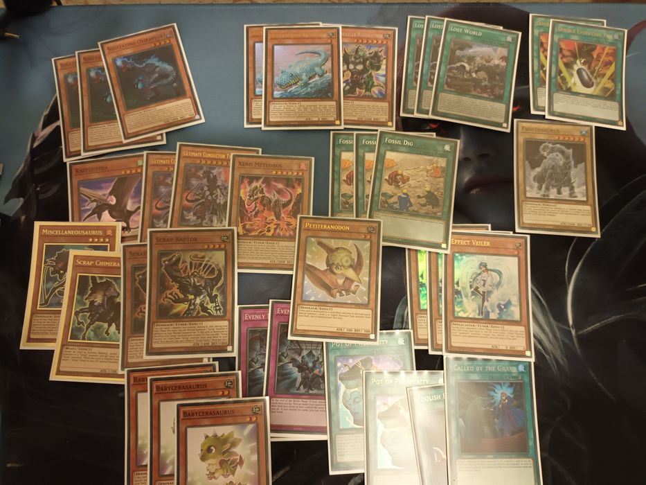 Yu-Gi-Oh Dino карти