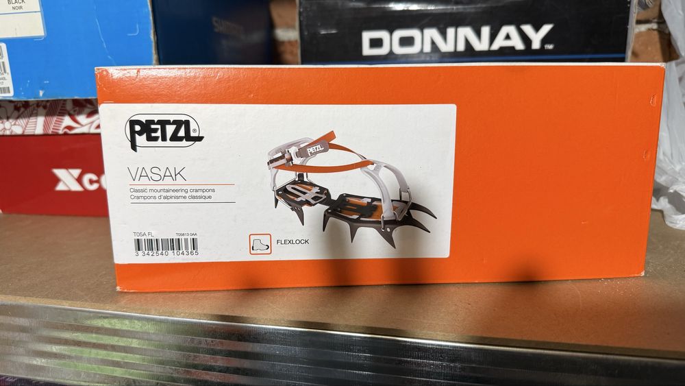 Котки Petzl Vasak