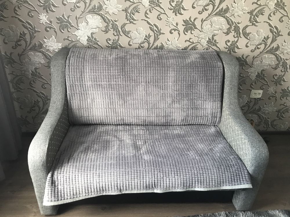 продам диван срочно