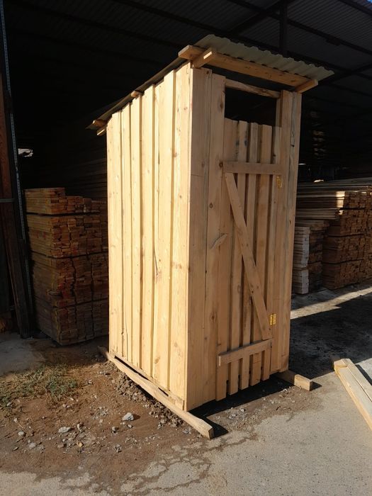 Уличный туалет..