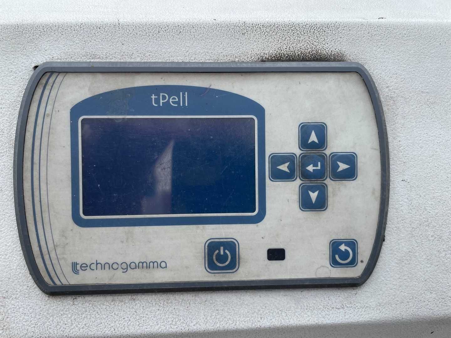 Продавам пелетен котел