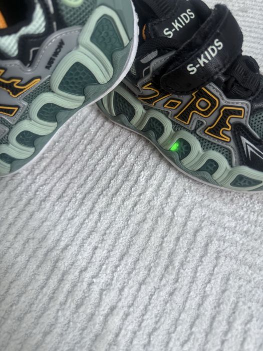 Adidasiigjts marime 28