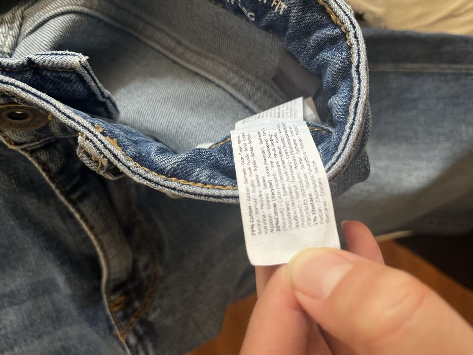 Два чифта дънки, като нови