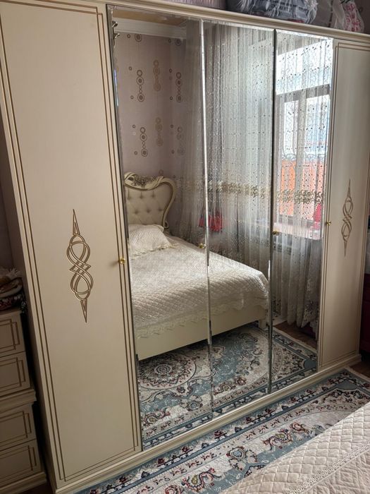 Комлект мебель диваны с шкафом