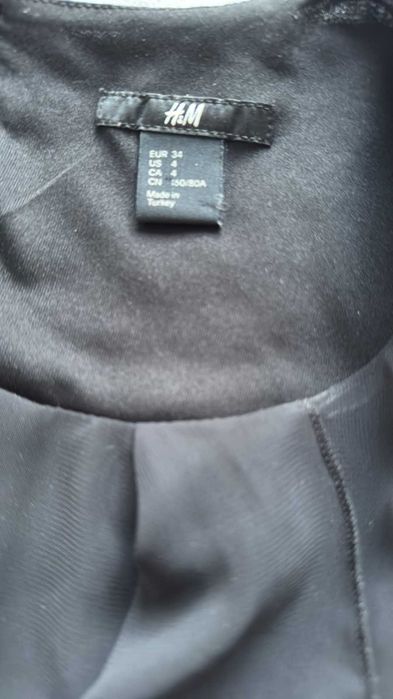 Официална черна малка рокля H&M, размер 34