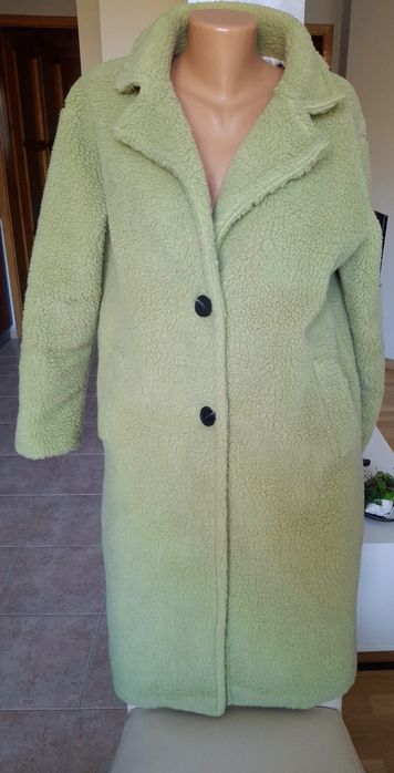 Зелено пухкаво полто