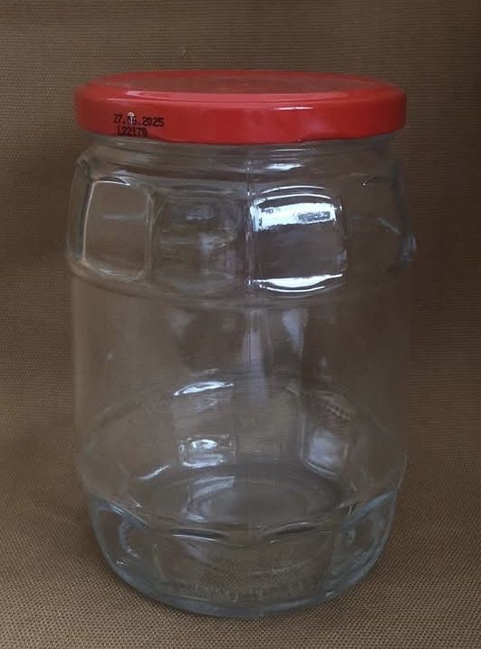 Буркани с капачки