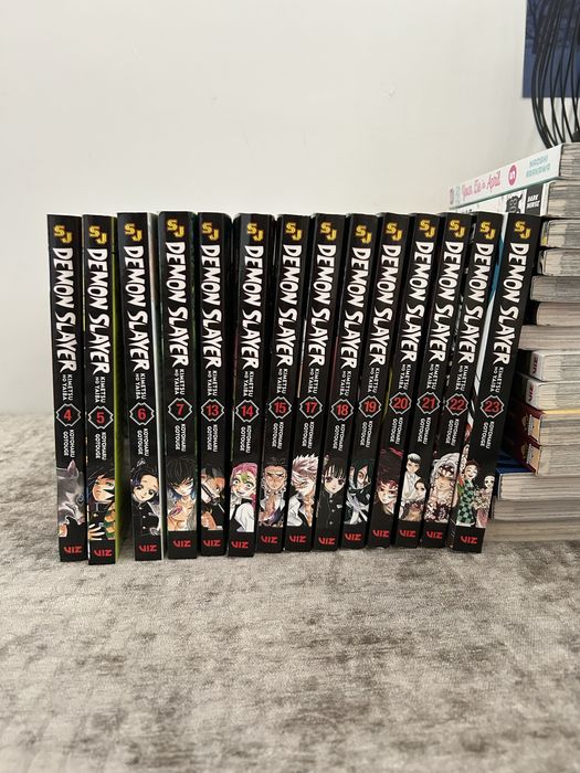 Carti manga demon slayer, chainsaw man, blue lock, etc
