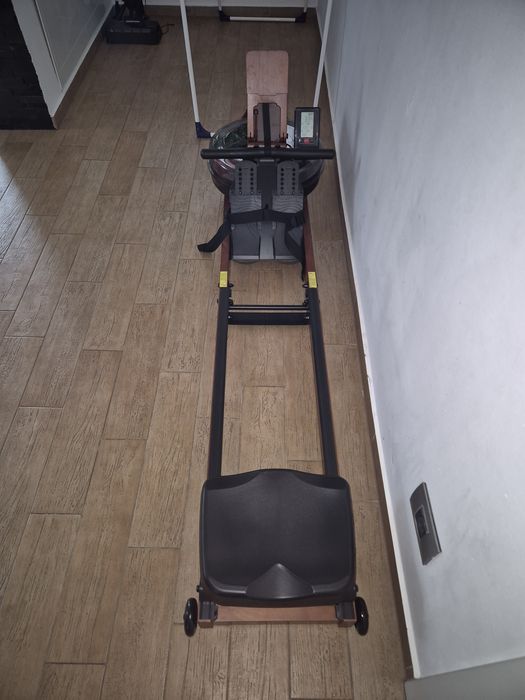 Vând aparat de vaslit Joroto MR280PRO