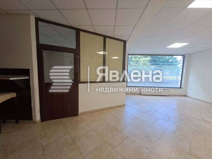 Дава се под наем Магазин в София, Изток - 96 кв.м за 1700 € - Снимка #2