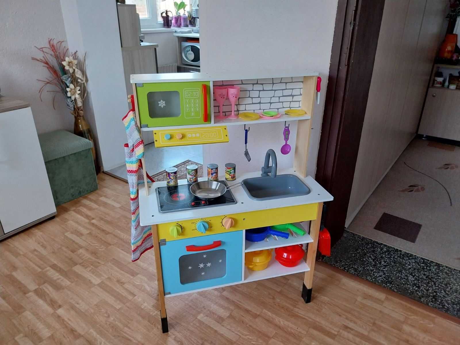 Детска кухня с оборудване