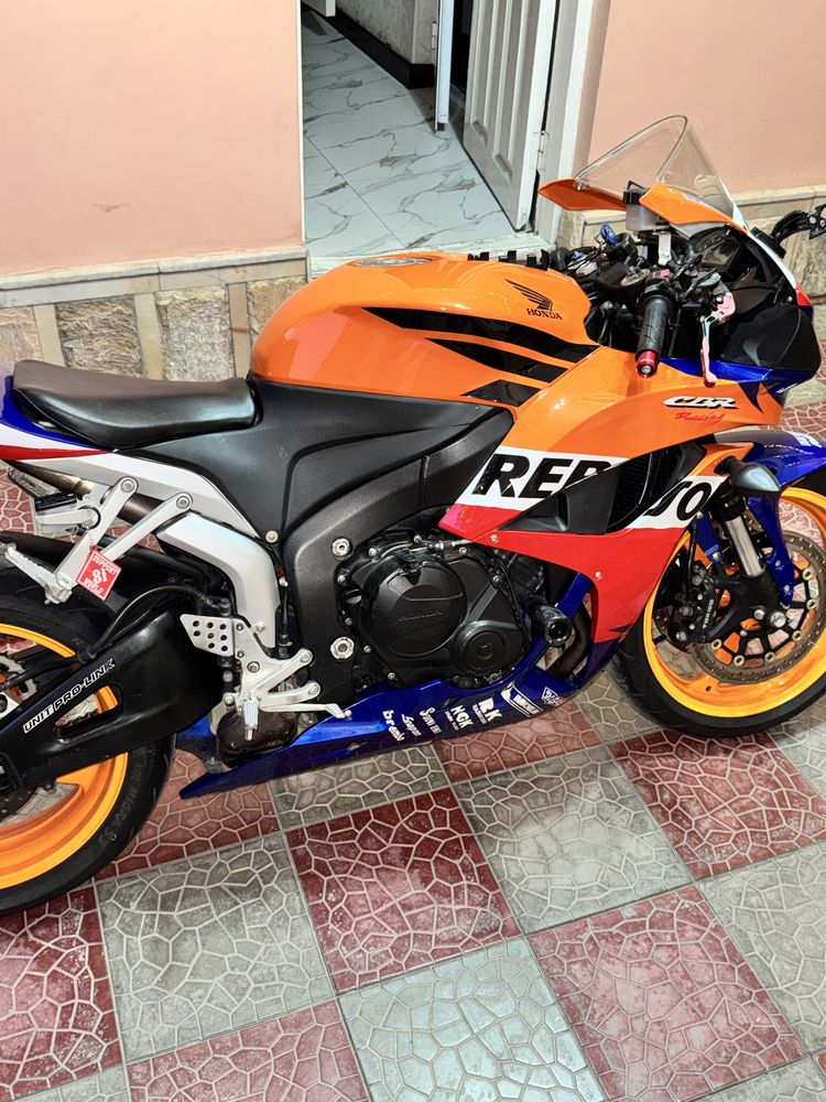 Honda cbr600rr repsol 10 min prabeg