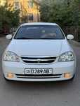 Lasetti 1.8 oq sotiladi
