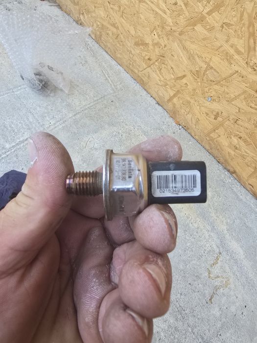 Senzor presiune rampa injectoare mondeo mk5 2.0 diesel