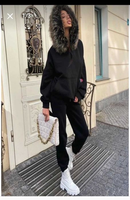 Спортен комплект с качулка и пухче