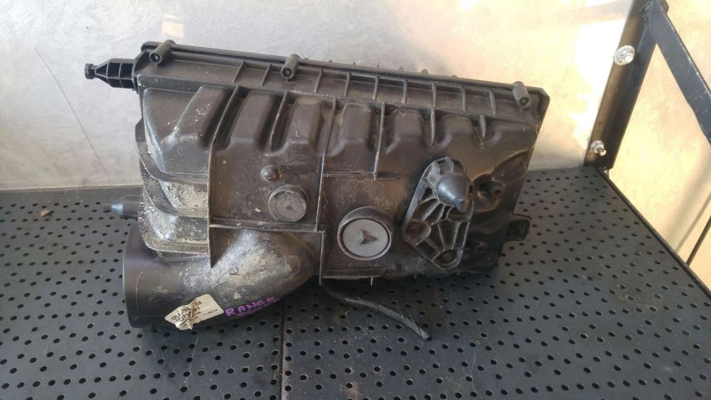 Carcasa filtru aer 3.0 d land rover range rover sport 2 l494 cpla9601da