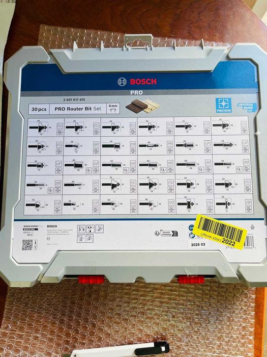 Set mixt 30 de freze Bosch Professional (pentru freze cu ax de 8 mm)